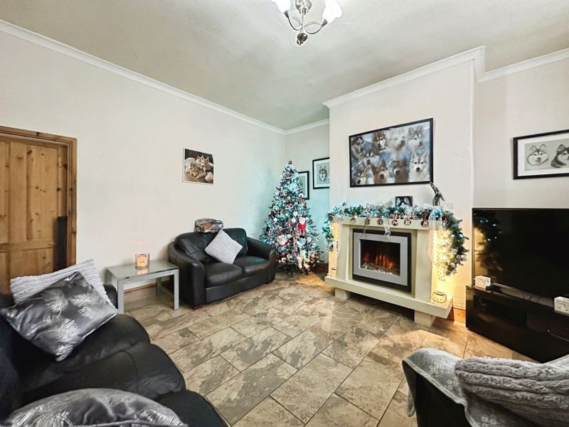 Property photo 3 of 15 Lounge