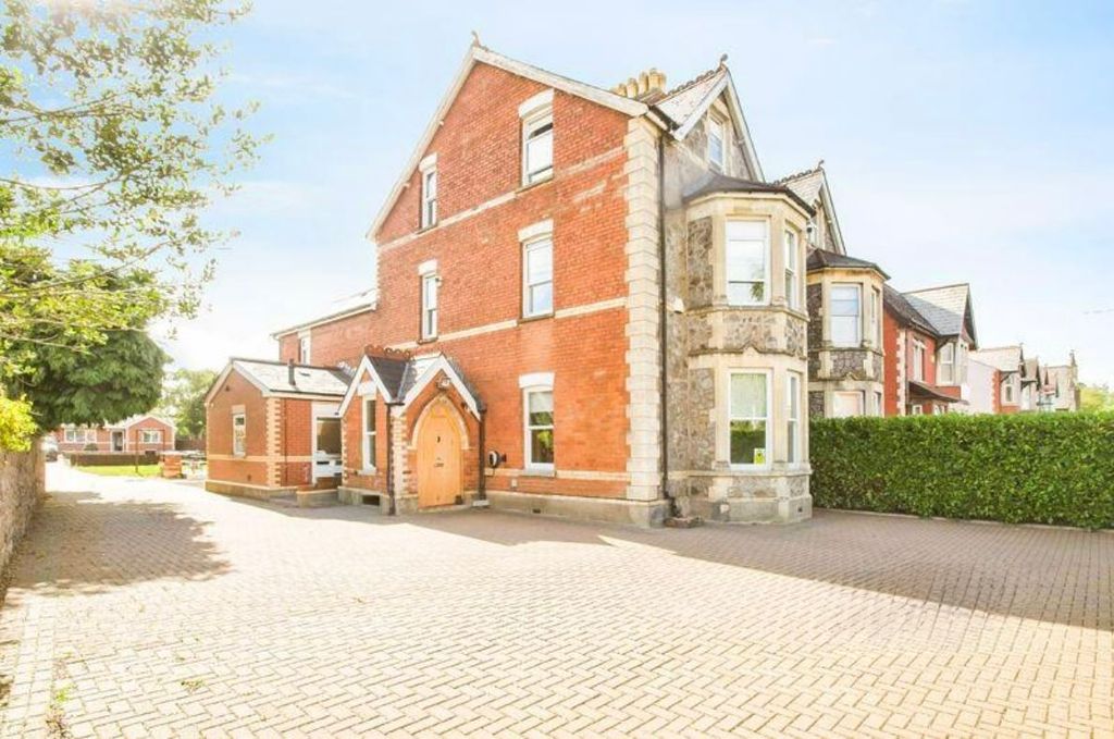 Property photo 1 of 33