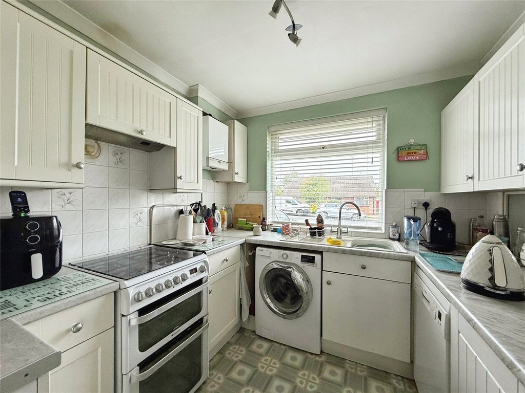 Property photo 2 of 14 Picture No. 15