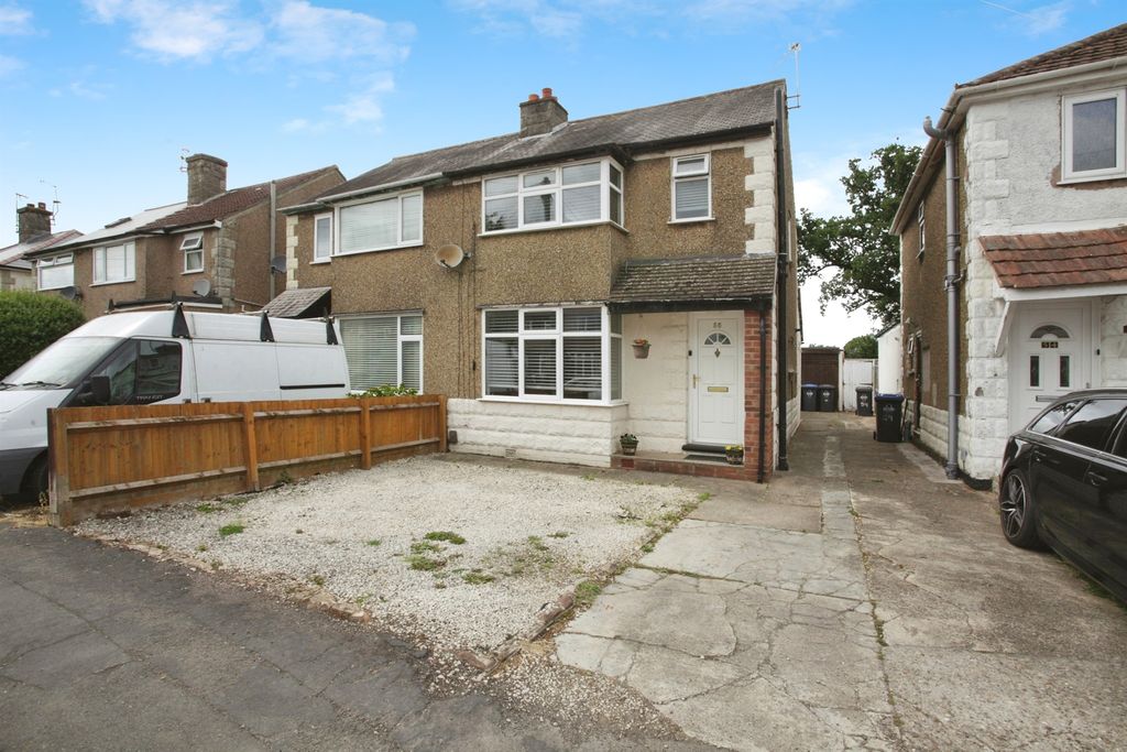 Property photo 2 of 17