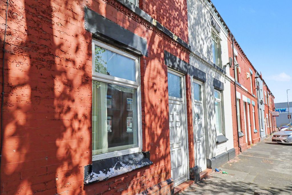 Property photo 1 of 18