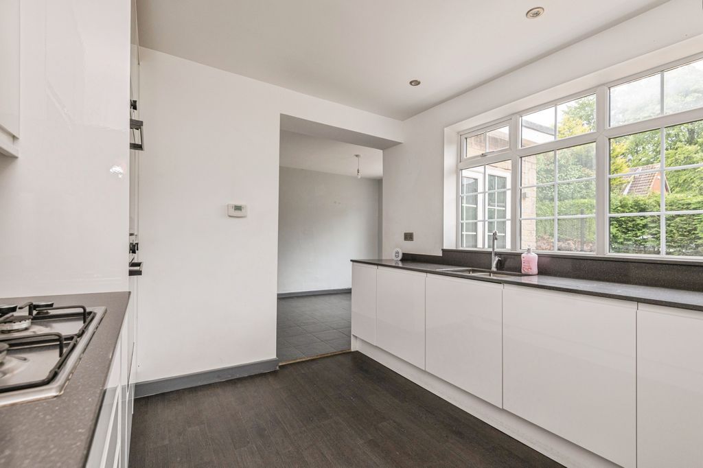 Additional image 7 of 4 bed detached house for saleWoodhall Park Grove, Pudsey LS28