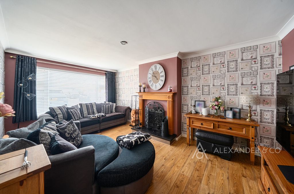 Property photo 3 of 16 5F9c8Dfb-7F5d-4A9...