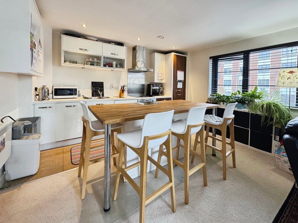 Property photo 3 of 10 Pbox-Img.Jpg