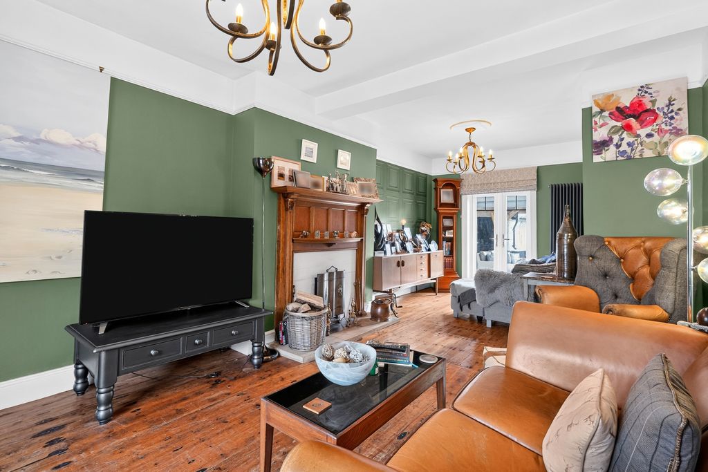 Property photo 3 of 24 Pbox-Img.Jpg