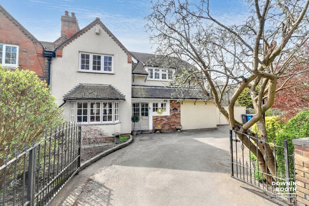 Property photo 1 of 32