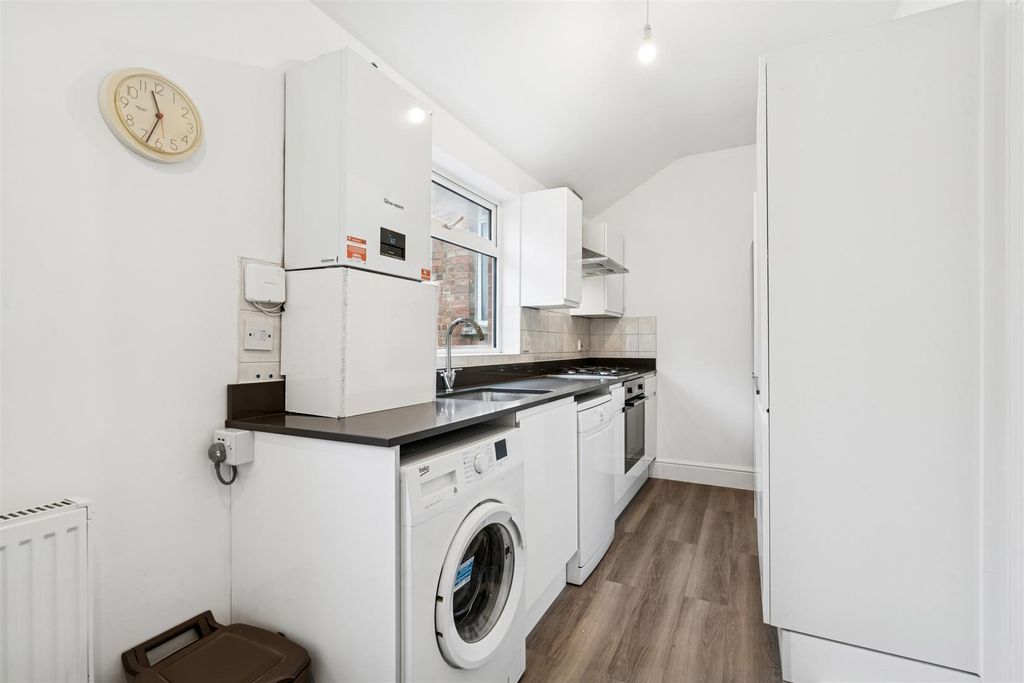 Property photo 3 of 10 Merton Hall Road Kitchen 1