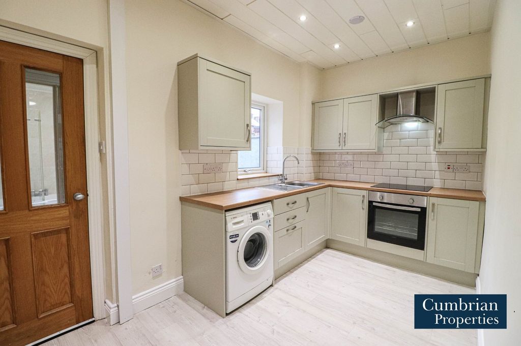 Property photo 2 of 13 Breakfast Kitchen