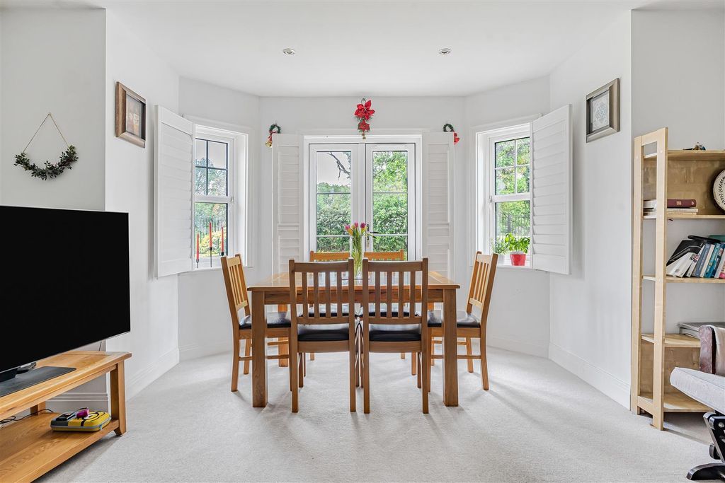 Additional image 6 of 2 bed flat for saleShoppenhangers Road, Maidenhead SL6