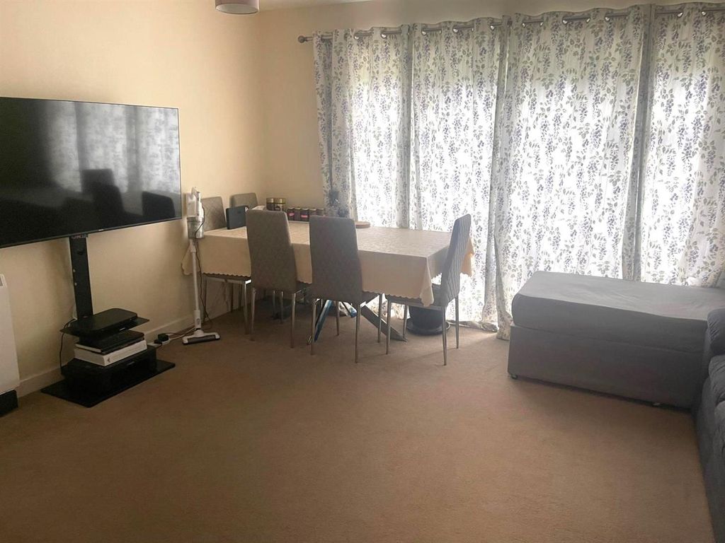 Property photo 3 of 10 Lounge 2.Jpg
