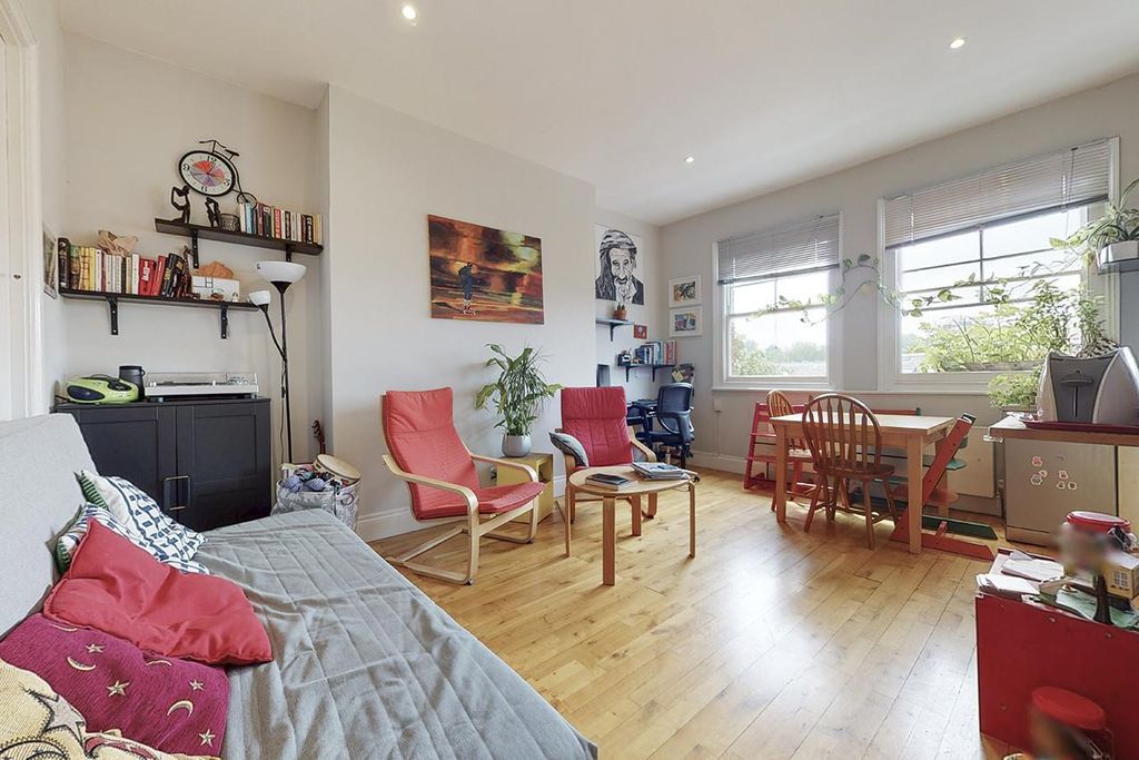Property photo 2 of 17