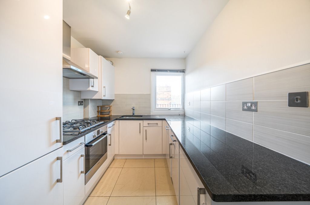 Property photo 3 of 11 1383087-5-691c7F8...