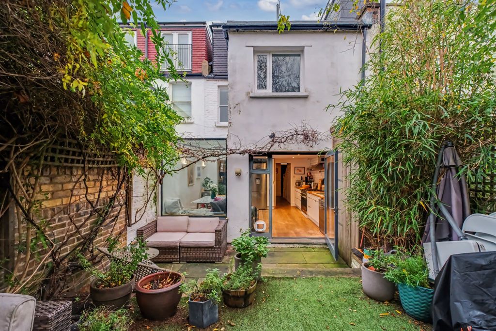 Property photo 3 of 22 4736295