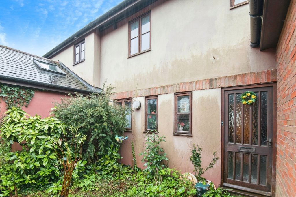 Property photo 2 of 17 Photo