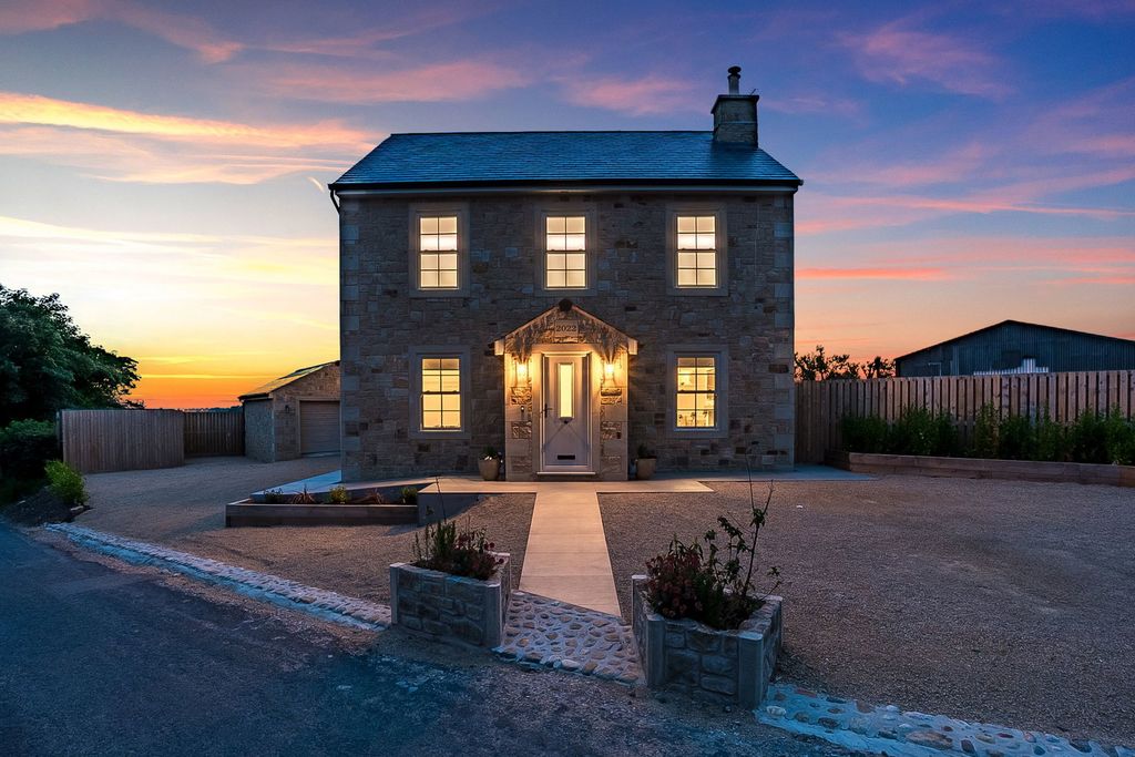 Property photo 2 of 39