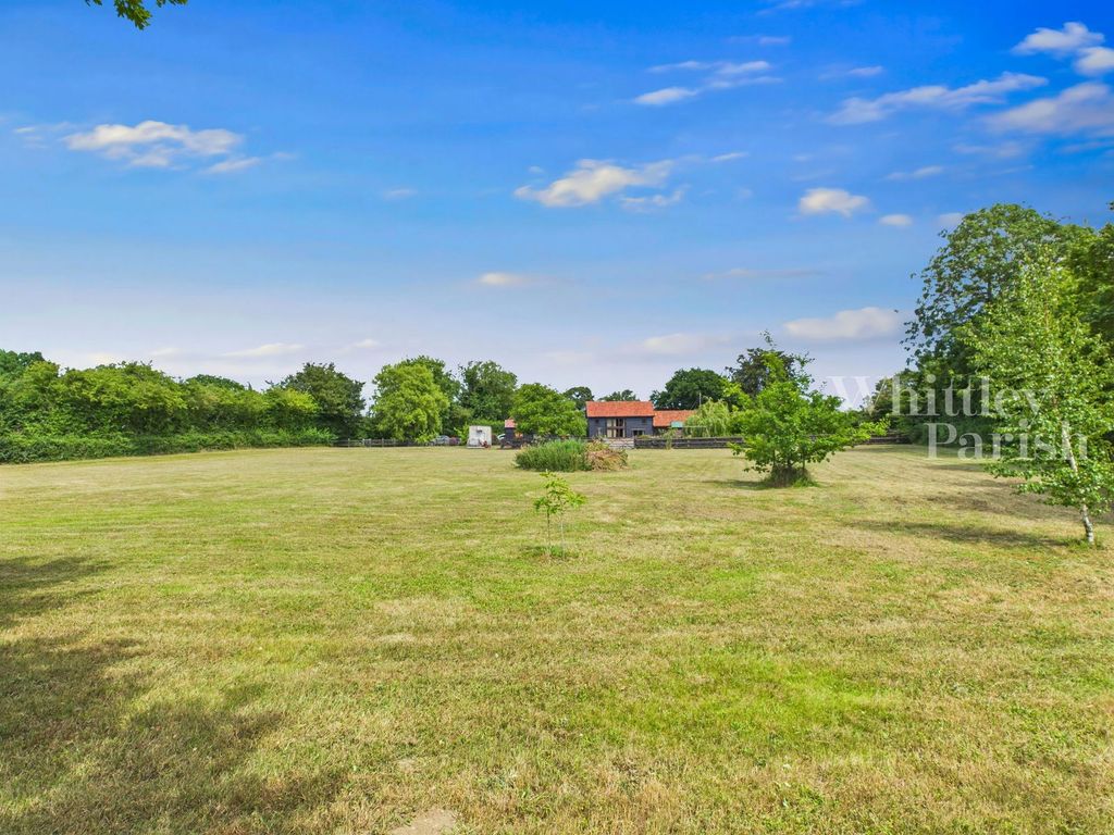 Property photo 2 of 44