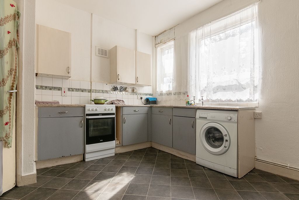 Property photo 3 of 24