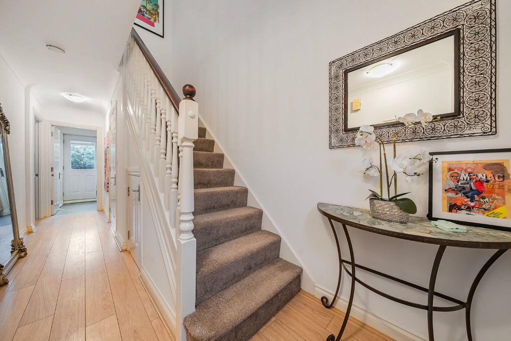 Property photo 2 of 15 Picture No. 12