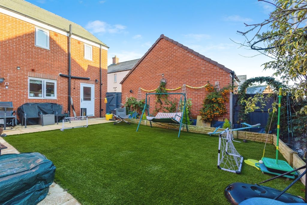Property photo 2 of 18 Image