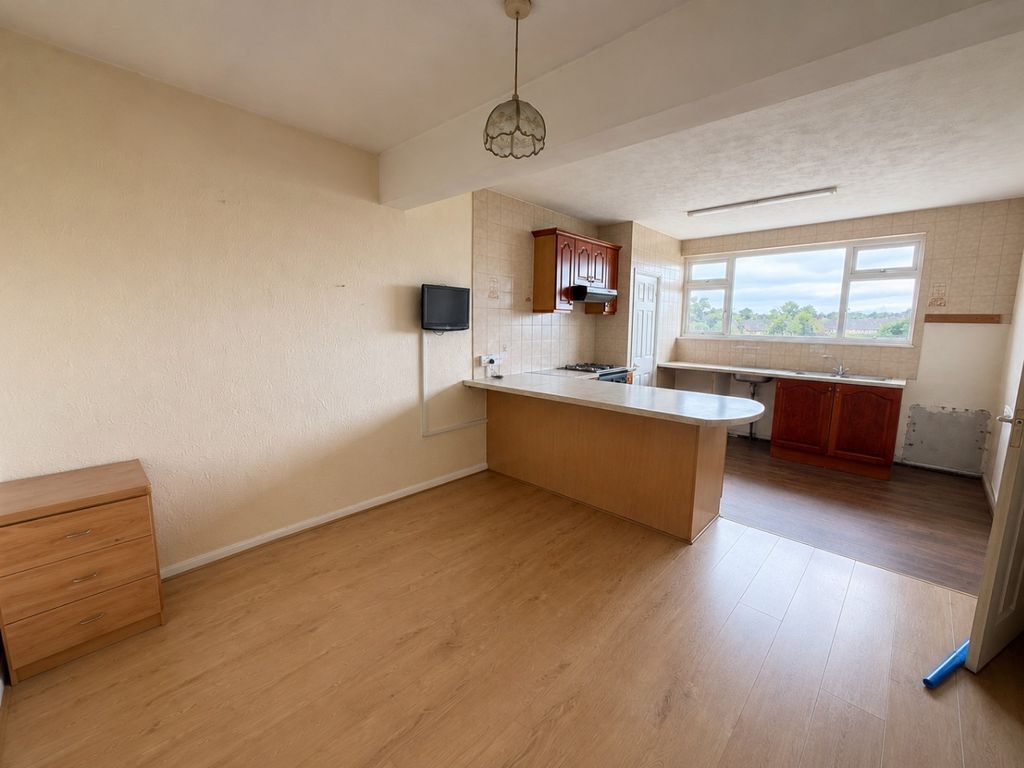 Property photo 3 of 10 5334463