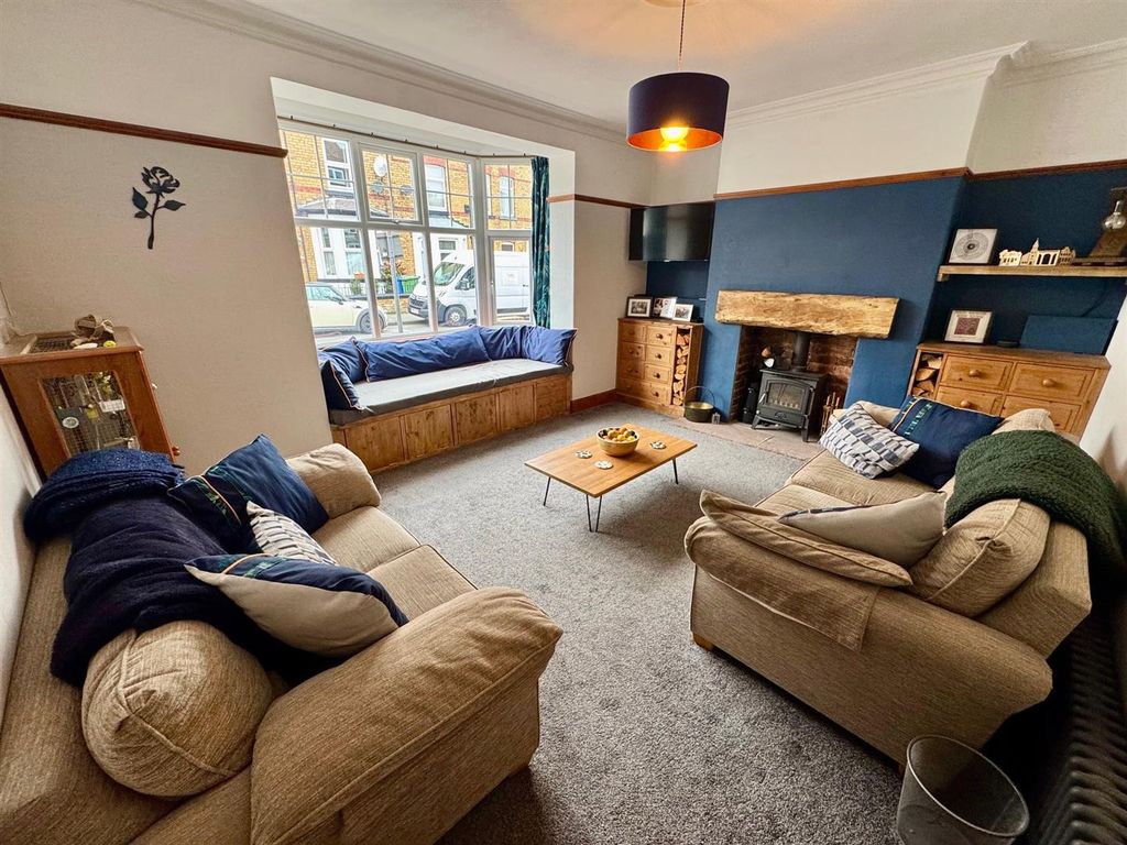 Property photo 2 of 29 Lounge.Jpg