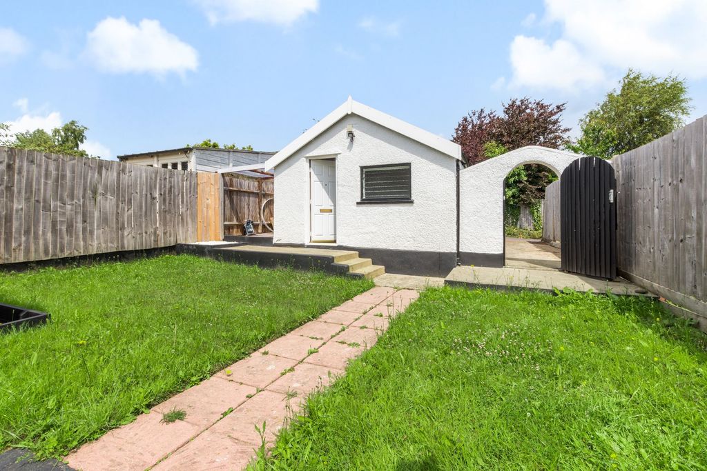 Property photo 2 of 19