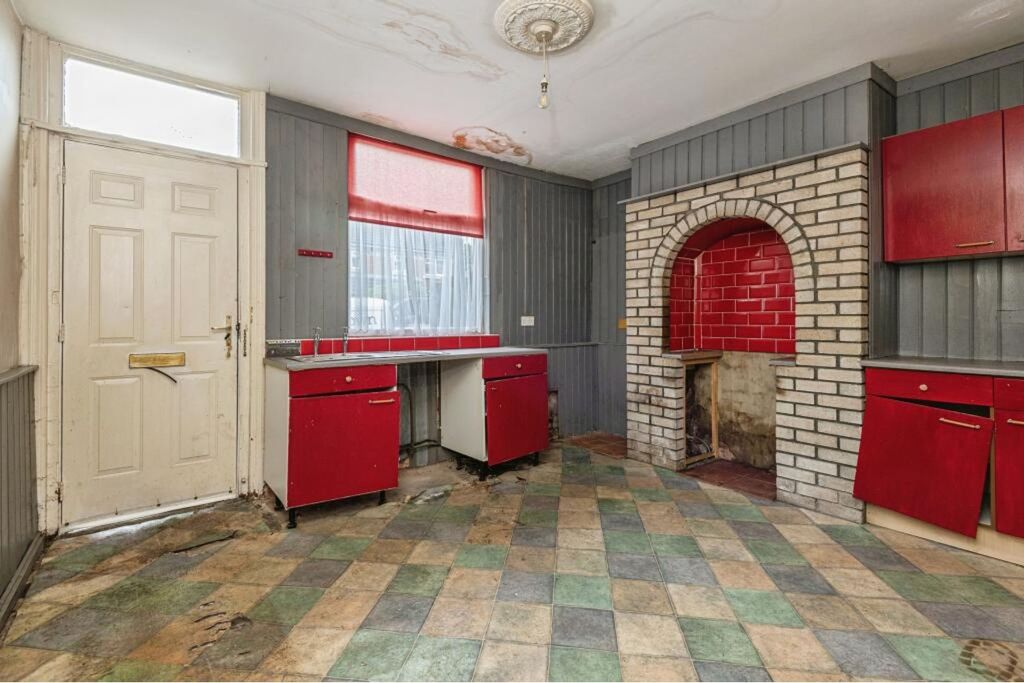 Property photo 2 of 11
