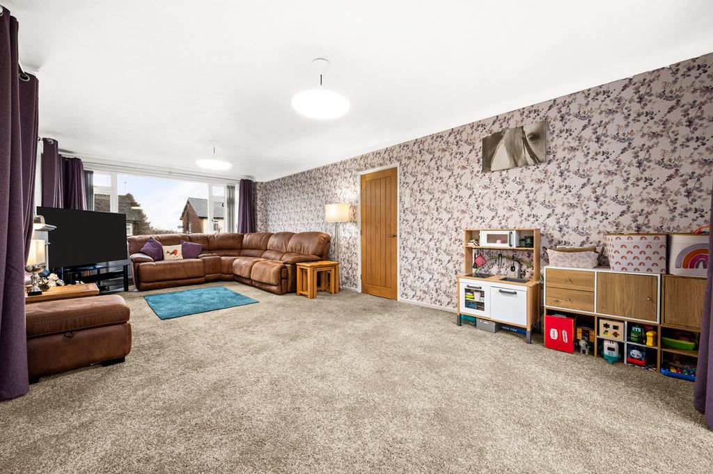 Property photo 3 of 36