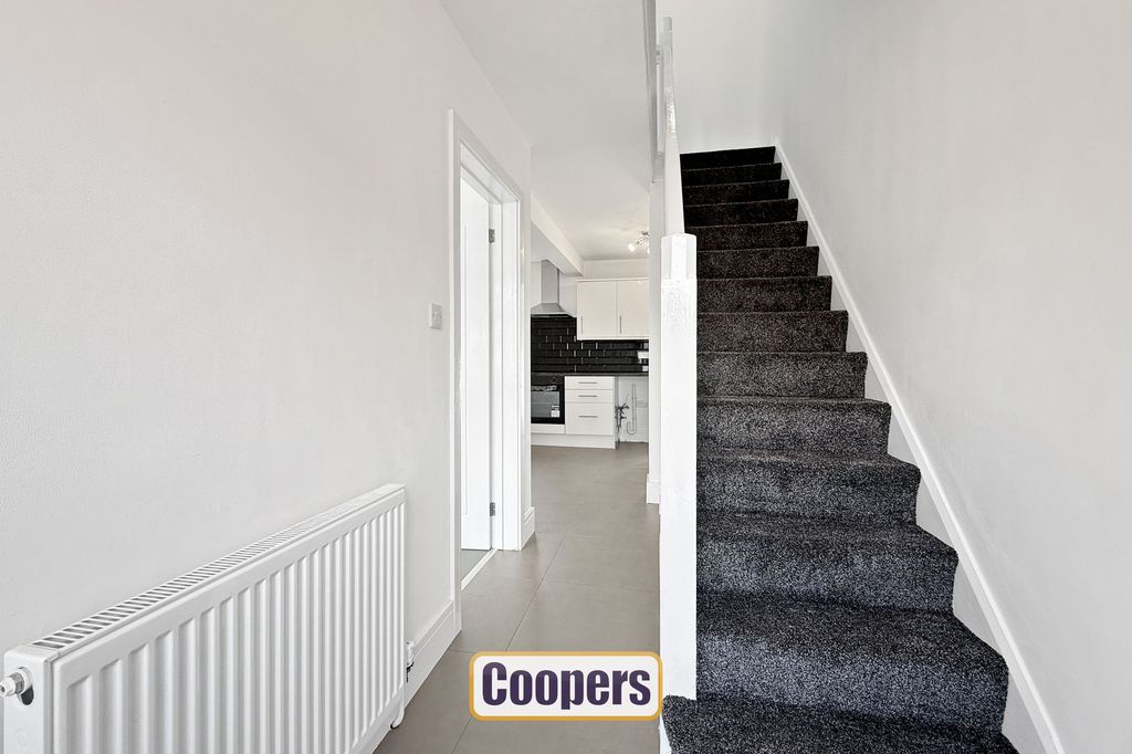 Property photo 2 of 13 Hallway