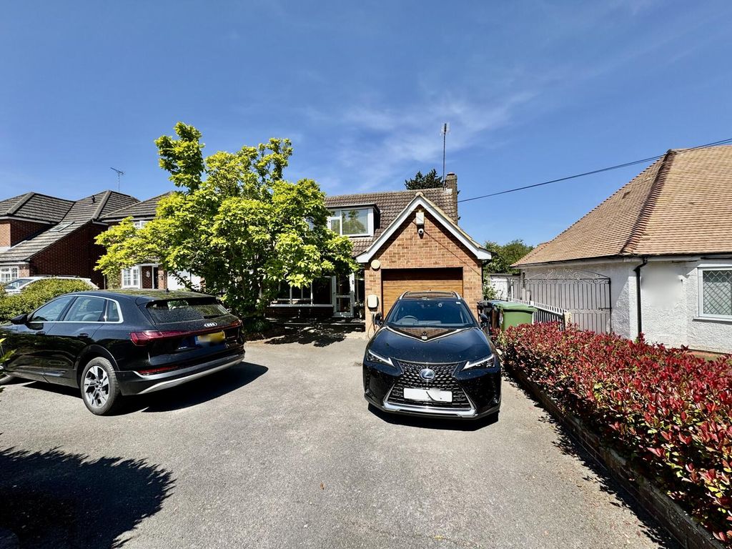 Property photo 1 of 28 Front (Exterior)