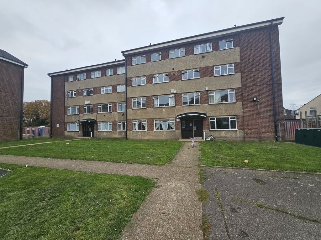 Property photo 1 of 6