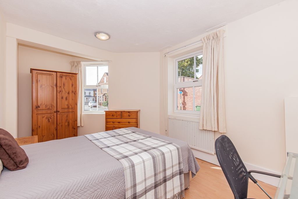 Property photo 3 of 12 144182