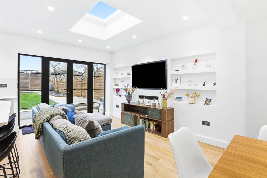 Property photo 3 of 23 1608628329 - 8.Jpg