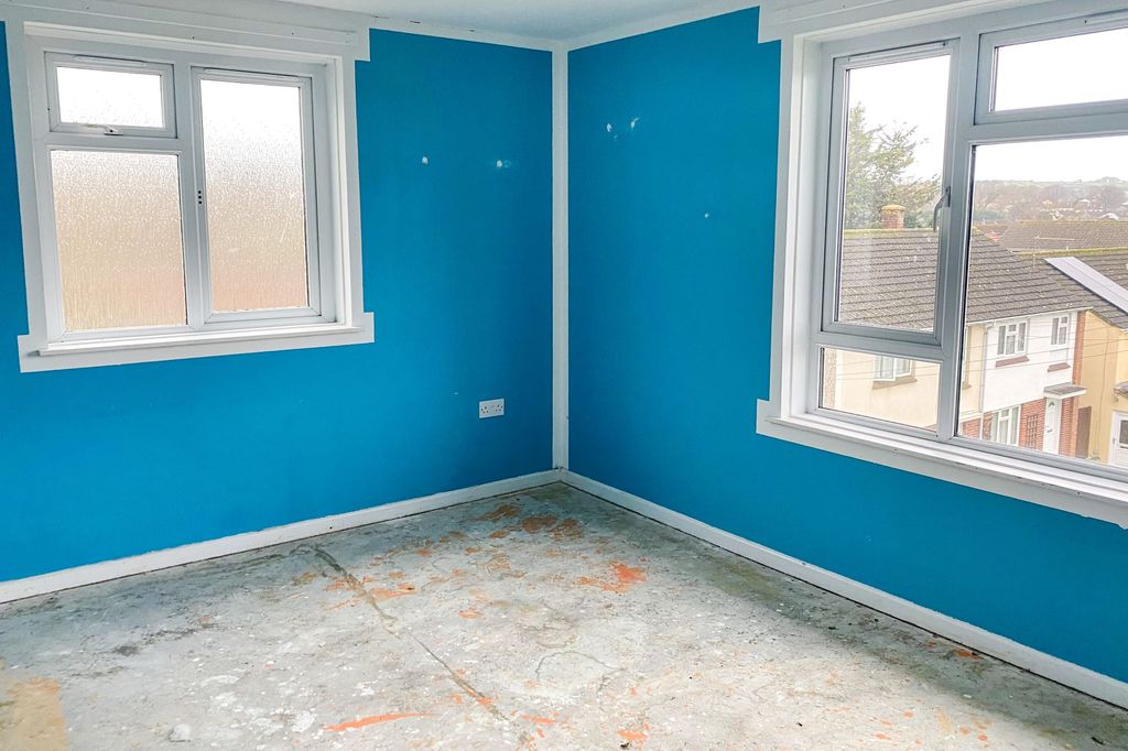 Property photo 2 of 15 Flat 165 Henson Park, Chard, Ta20 1Nl