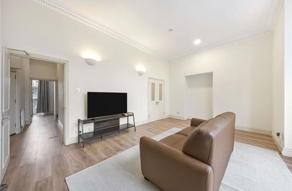 Property photo 3 of 10 Gallery