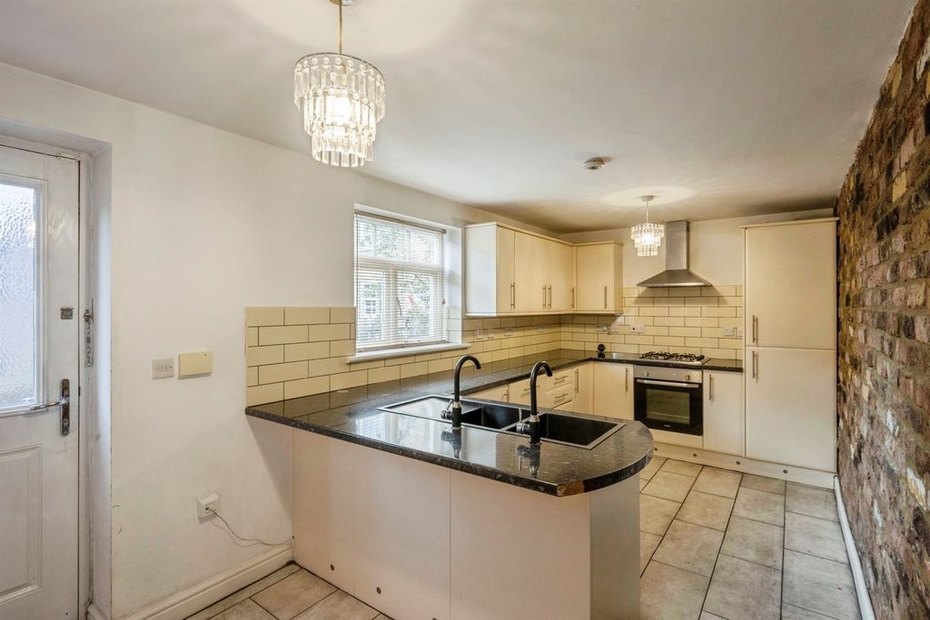 Property photo 2 of 15