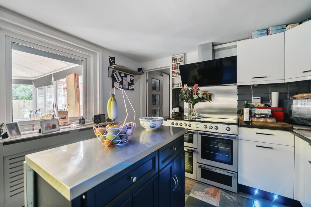 Property photo 2 of 23 Kitchen