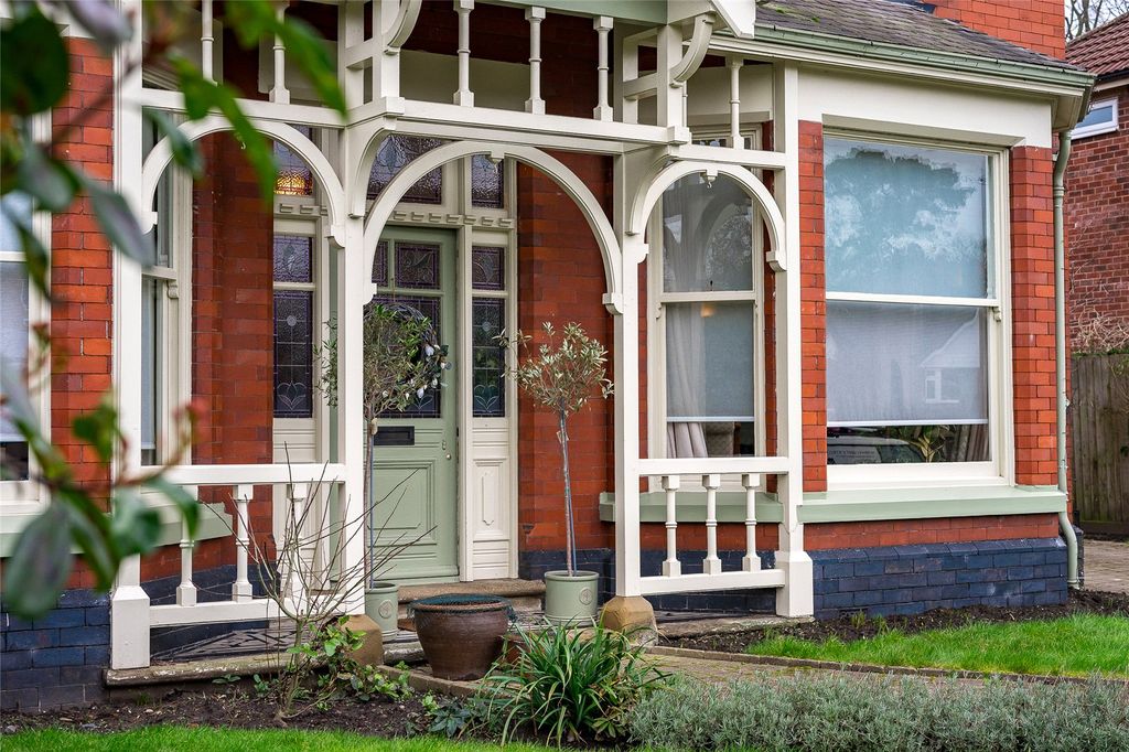 Property photo 2 of 30 Front