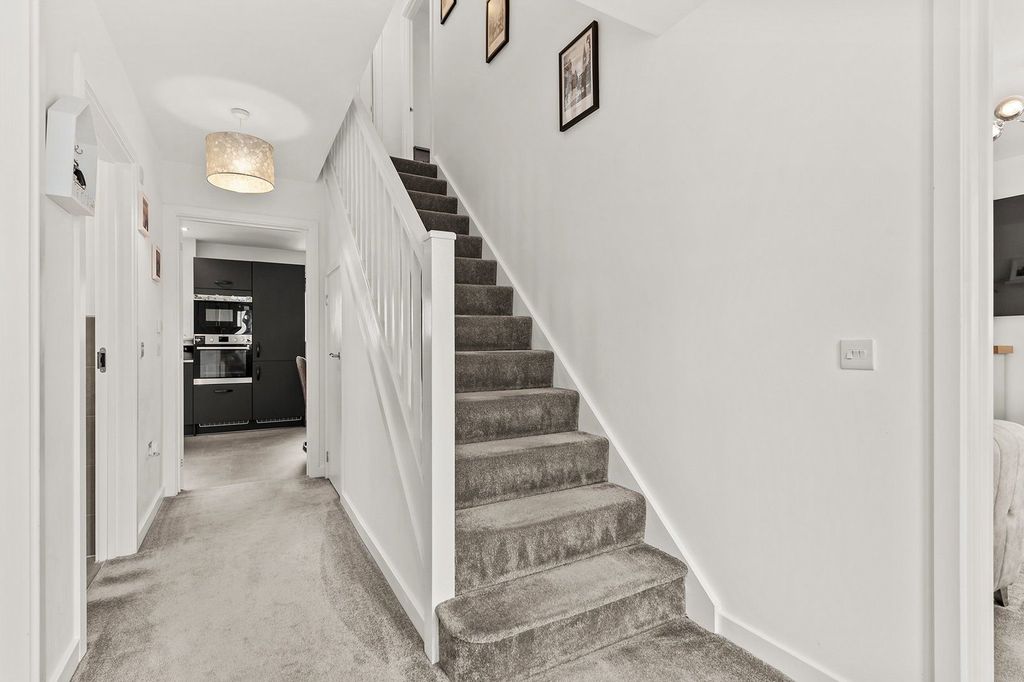 Property photo 3 of 30