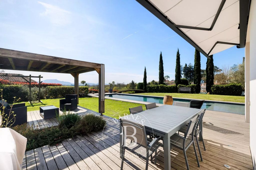 Property photo 3 of 21