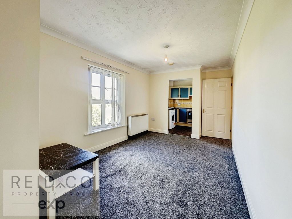 Property photo 2 of 8
