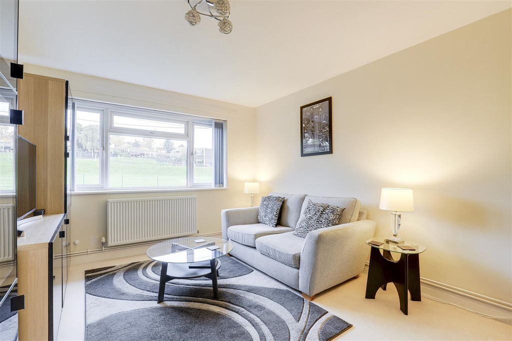 Property photo 2 of 15 11417.Jpg