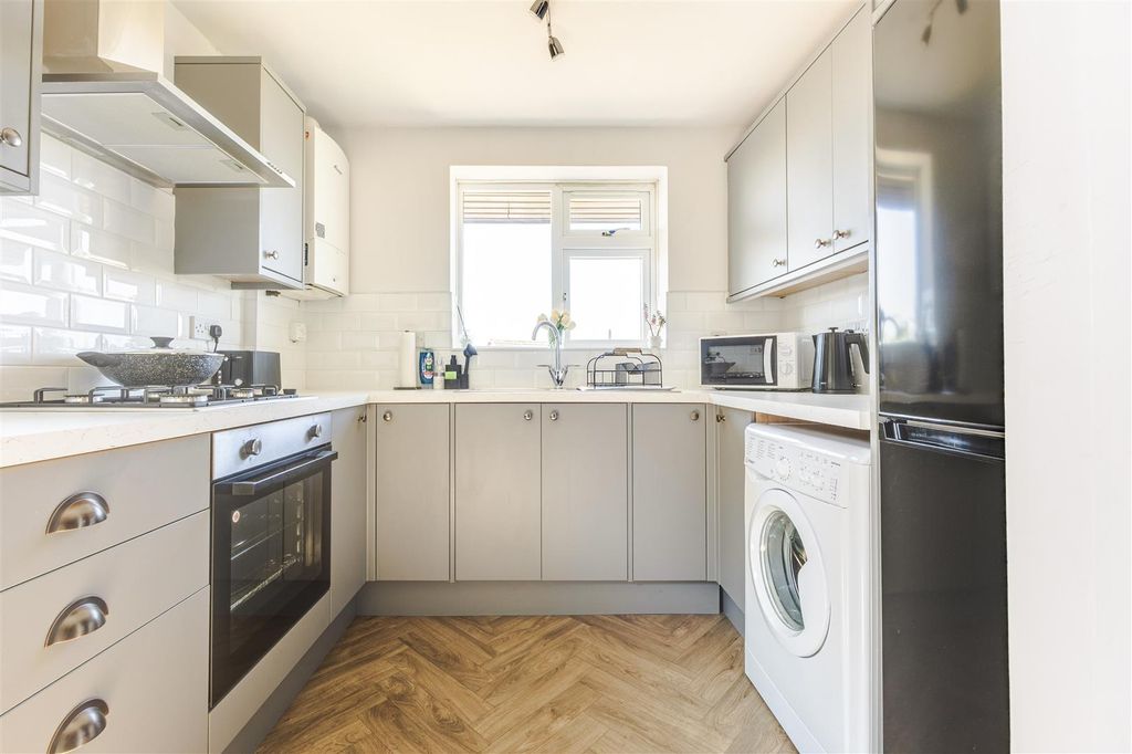 Property photo 2 of 16 Kitchen
