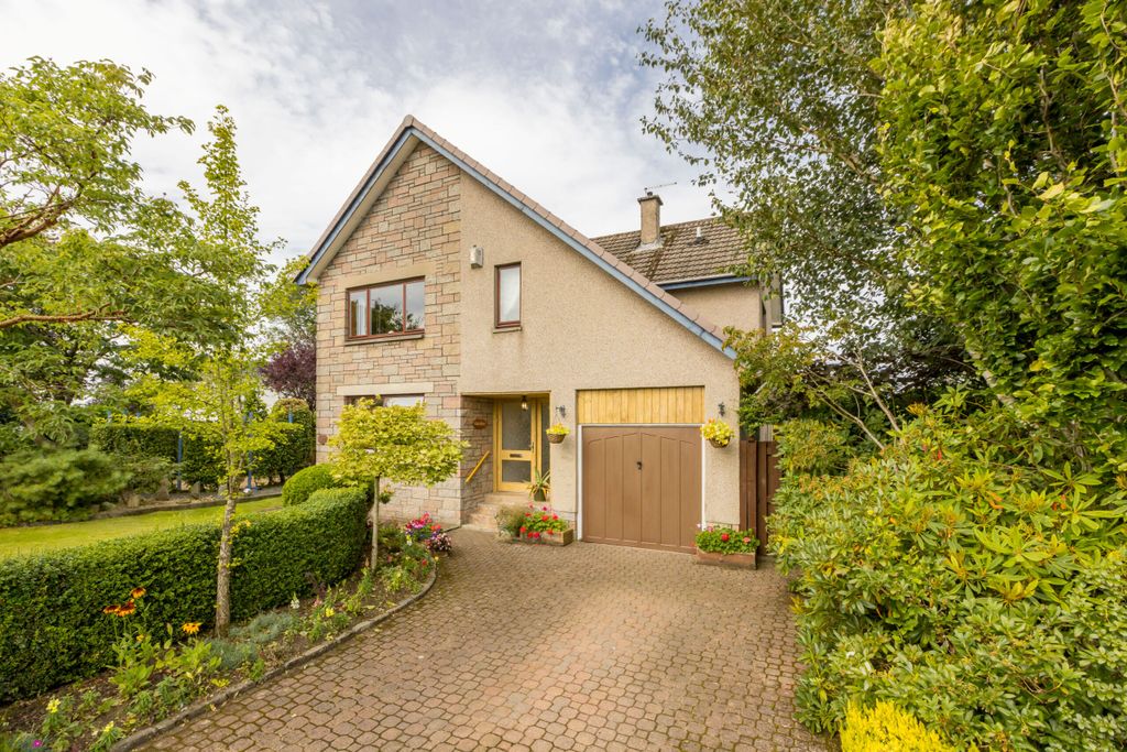 Property photo 1 of 27