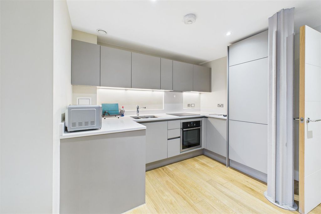 Property photo 3 of 16 Kitchen.Jpg