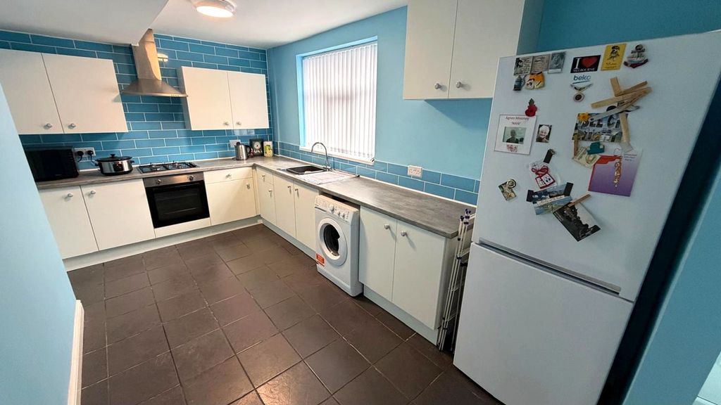 Property photo 2 of 9