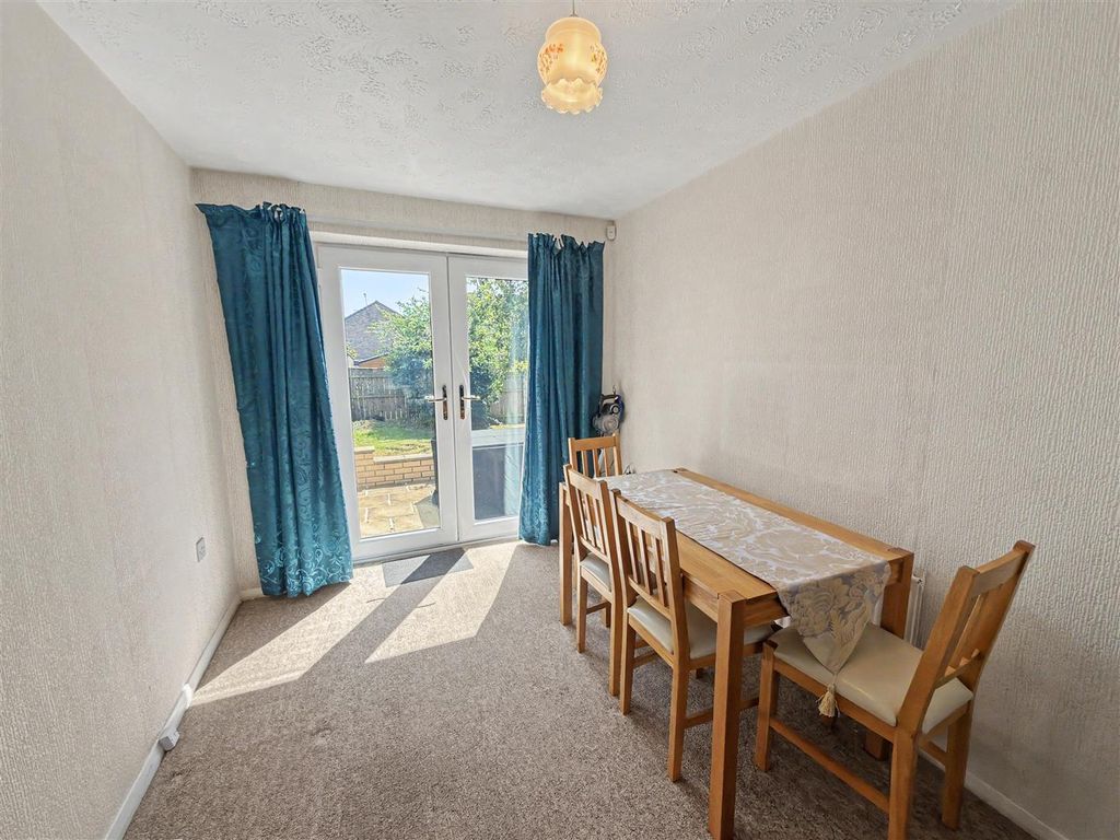 Property photo 3 of 13 Lounge/Dining Room