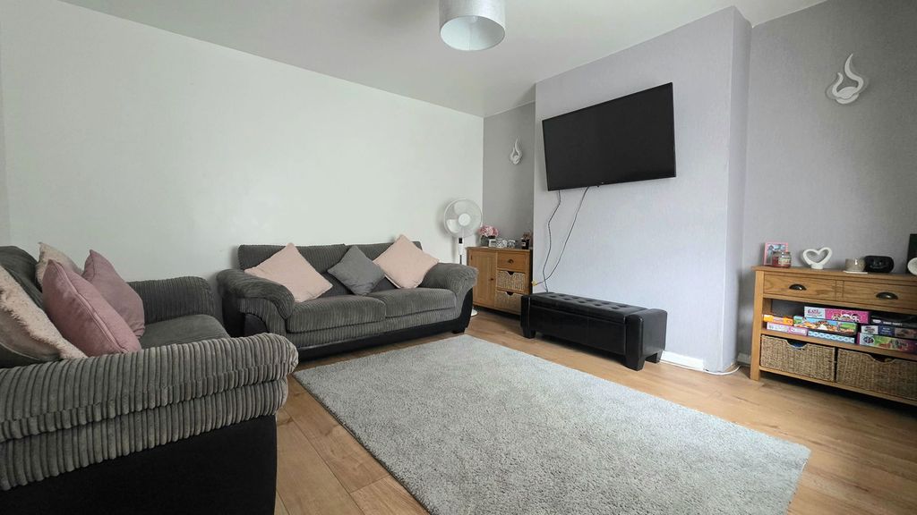 Property photo 2 of 20