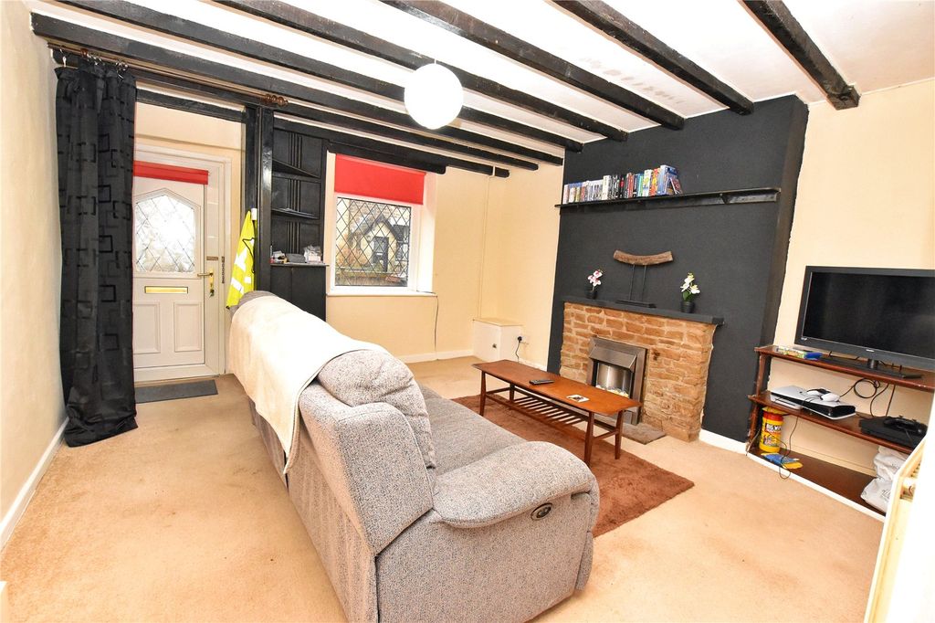 Property photo 2 of 13 Lounge