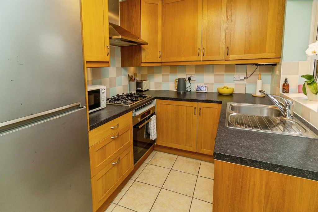 Property photo 3 of 16